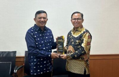 Bupati Gayo Lues terima penghargaan